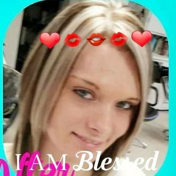 Meet your Posher, Lacey - Picture 1 of 1